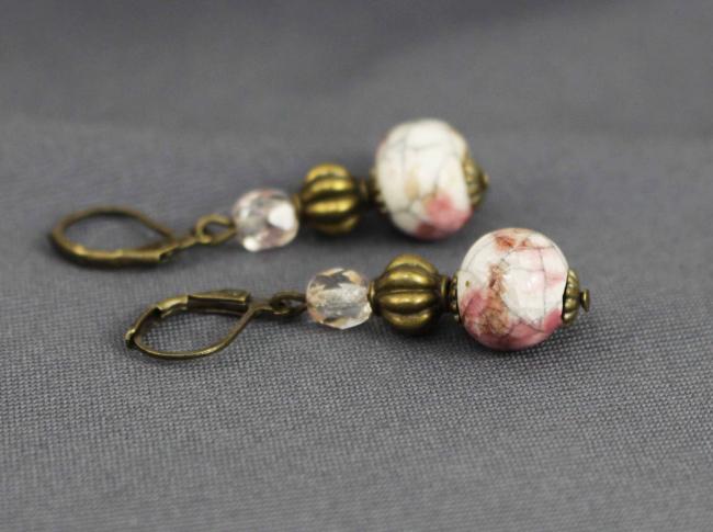Ohrringe mit Mosaik Perlen, rosa und weiß